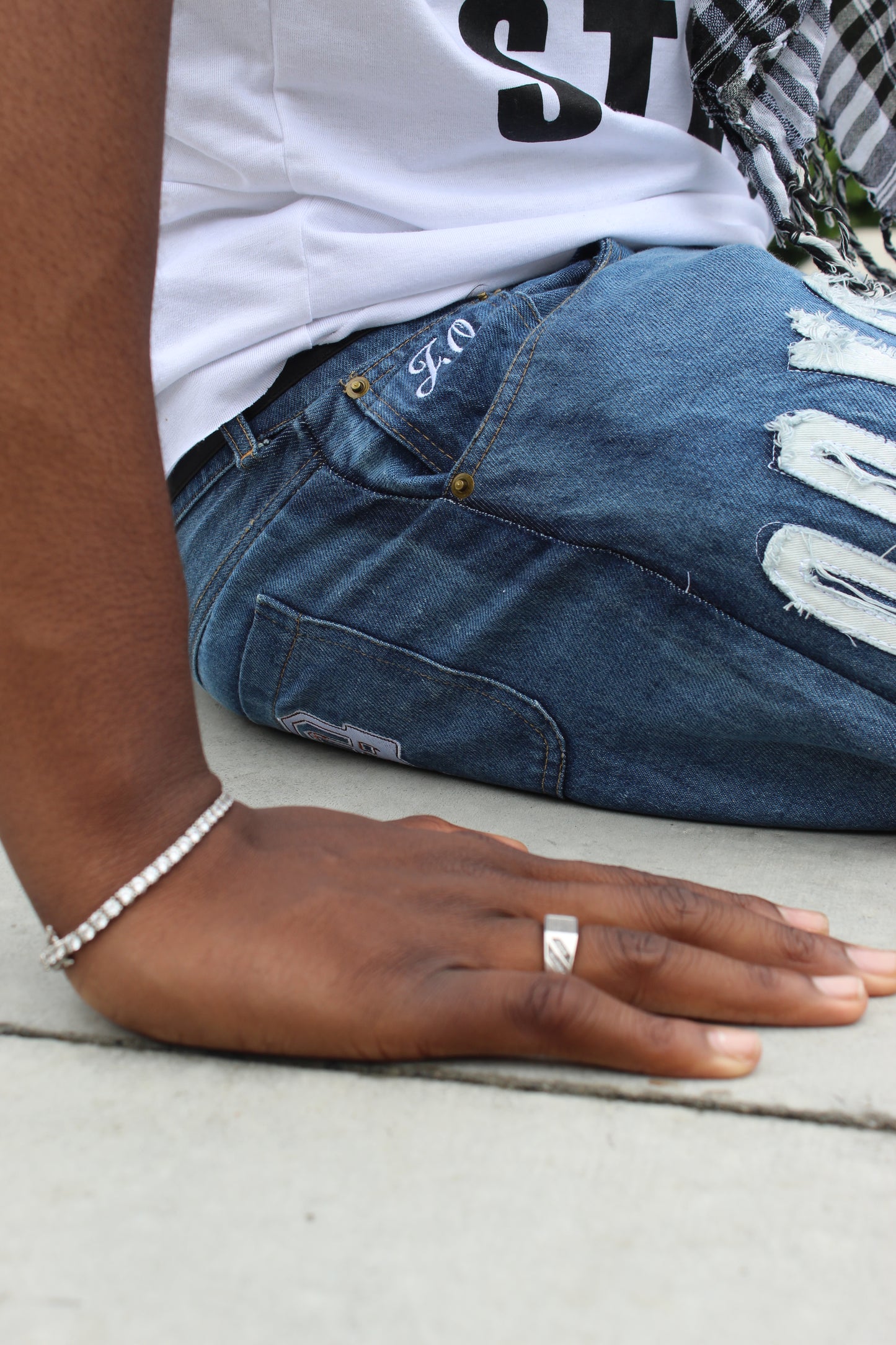Distressed Threads Jorts